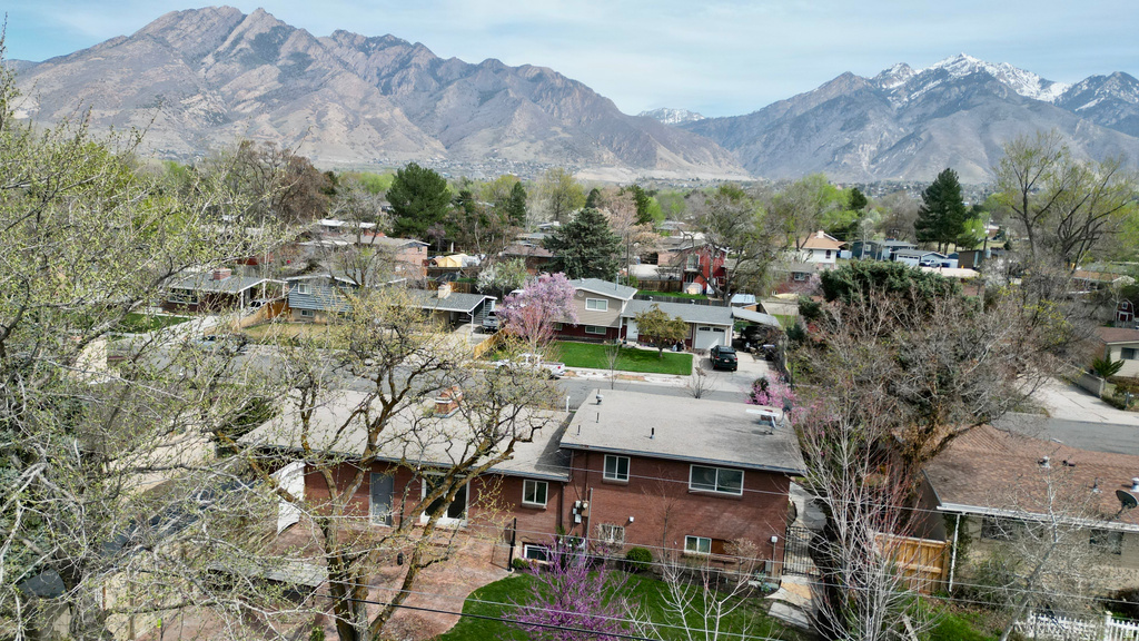 6784 S 1530 E Cottonwood Heights, UT 84121