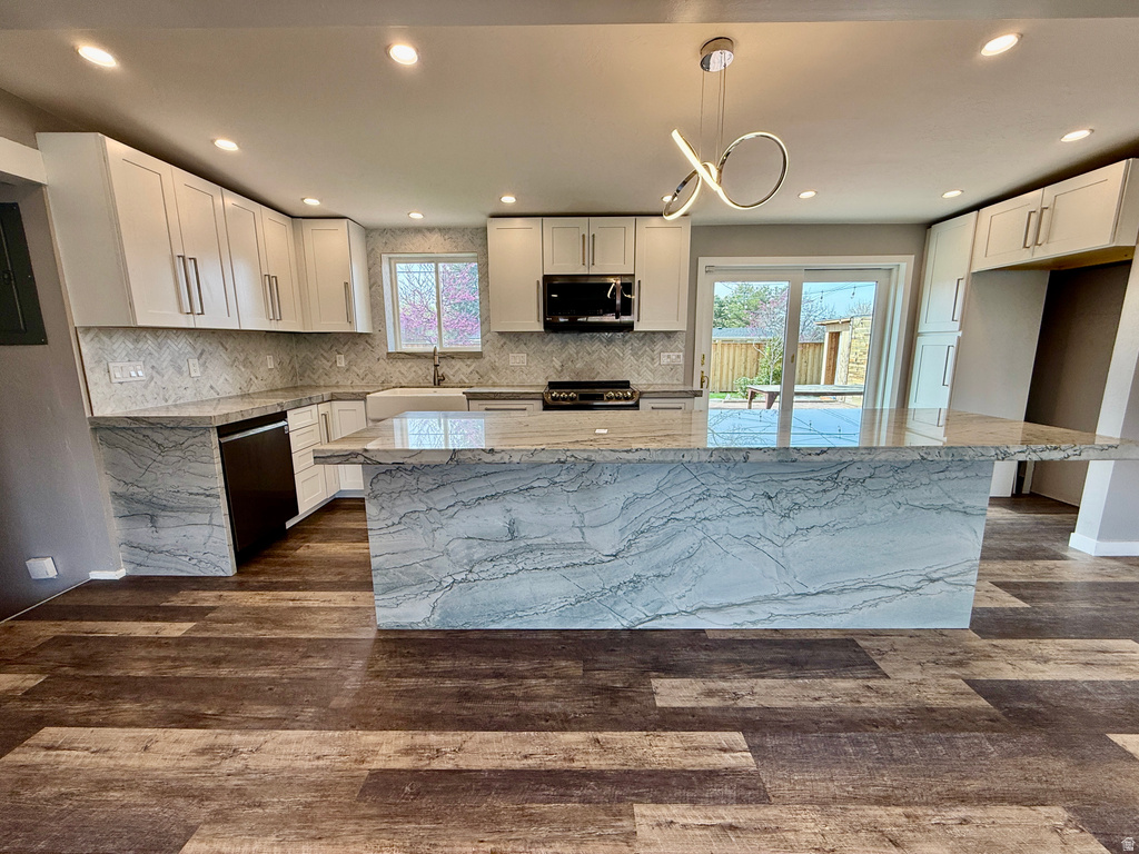 6784 S 1530 E Cottonwood Heights, UT 84121