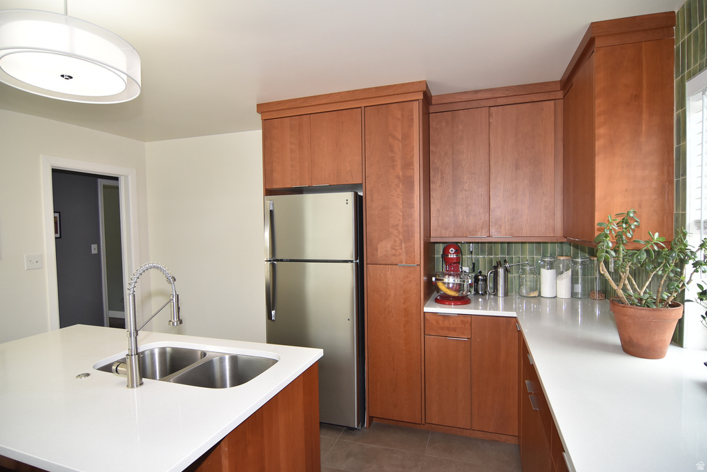 956 N VICTORIA WAY Salt Lake City, UT 84116