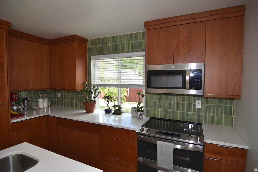 956 N VICTORIA WAY Salt Lake City, UT 84116