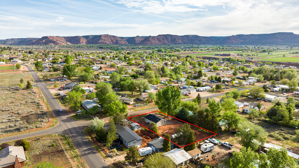573 W CHAMBERLAIN DR Kanab, UT 84741
