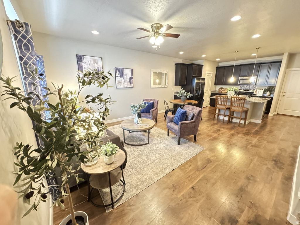 5695 W RED RIDGE LN West Valley City, UT 84118