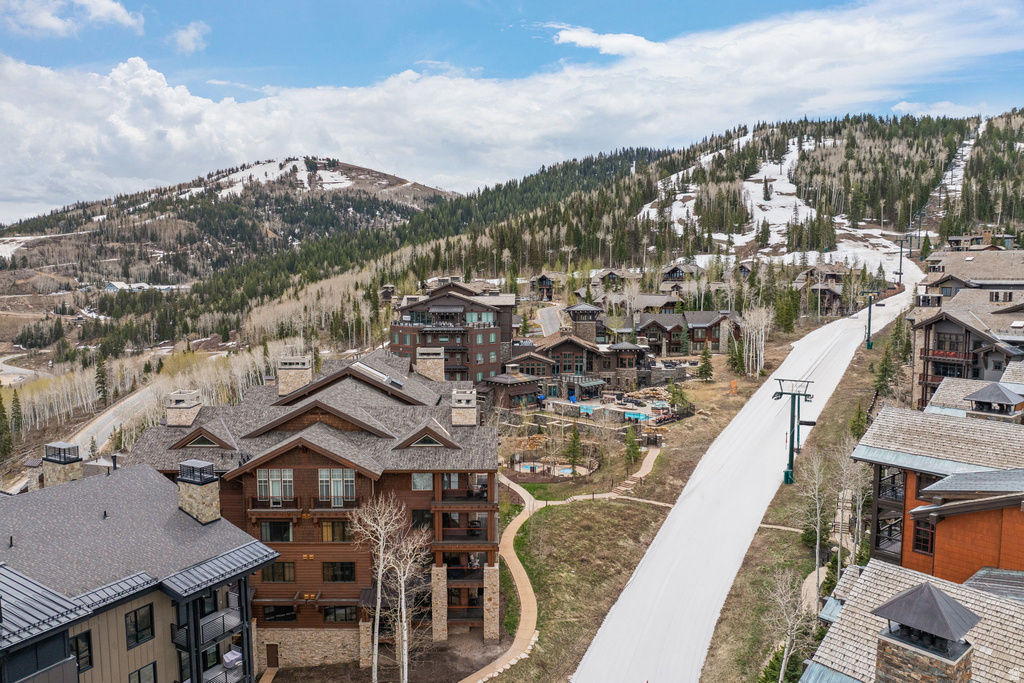 7715 VILLAGE WAY #106 Park City, UT 84060