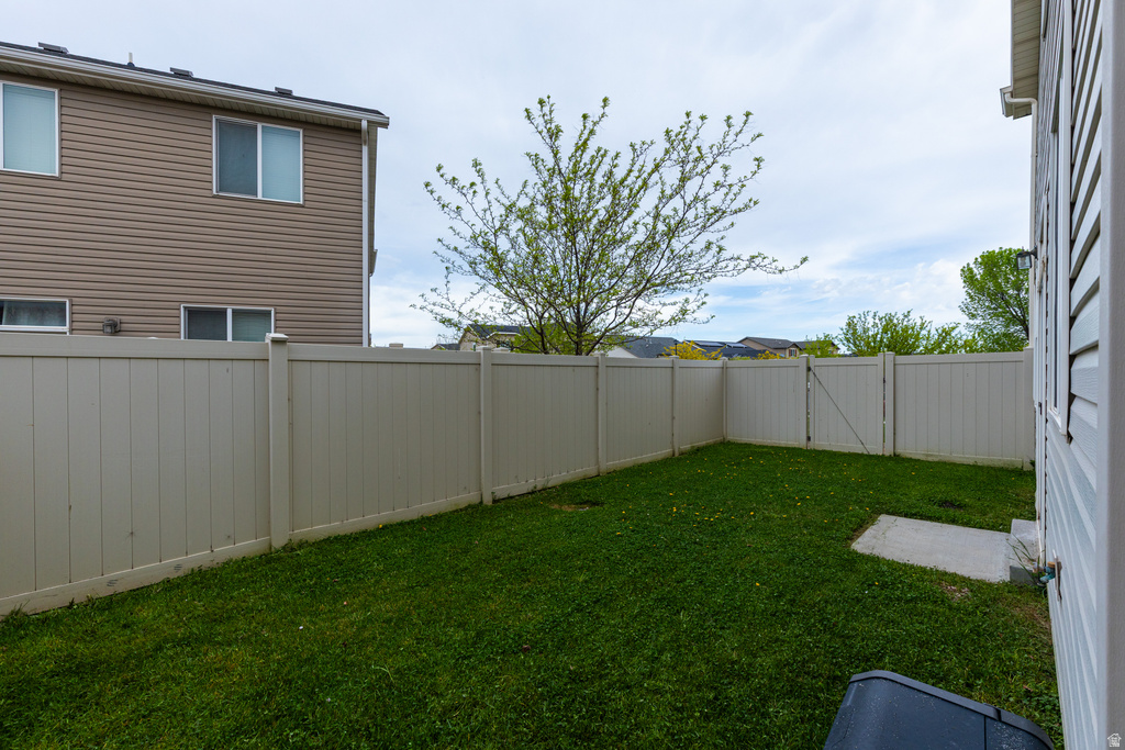 1122 STONEHAVEN DR North Salt Lake, UT 84054
