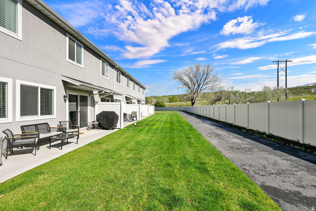 6526 S ASPEN LN South Weber, UT 84405