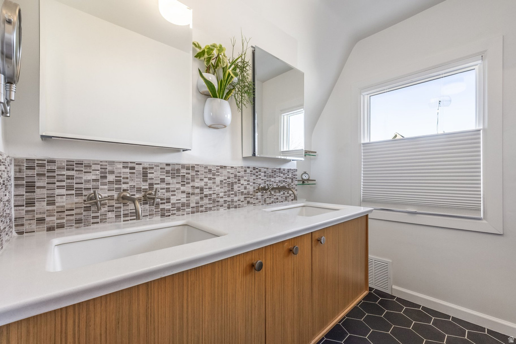 1440 E LAIRD AVE Salt Lake City, UT 84105