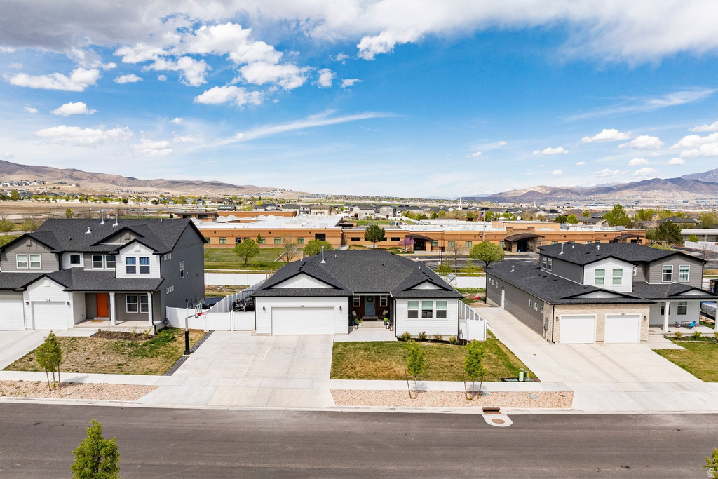 712 W BLUE MOUNTAIN DR Saratoga Springs, UT 84045