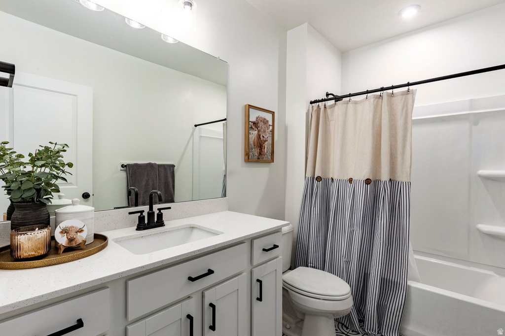 712 W BLUE MOUNTAIN DR Saratoga Springs, UT 84045