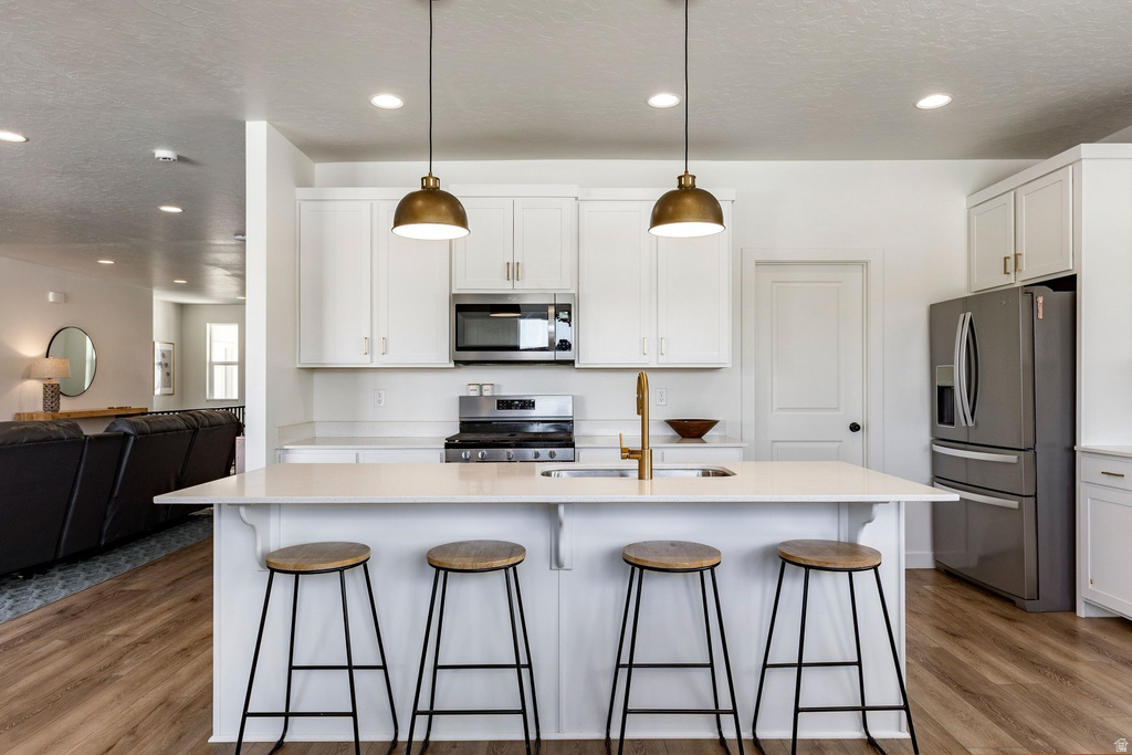 712 W BLUE MOUNTAIN DR Saratoga Springs, UT 84045