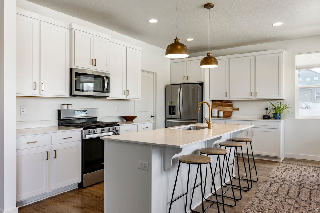 712 W BLUE MOUNTAIN DR Saratoga Springs, UT 84045