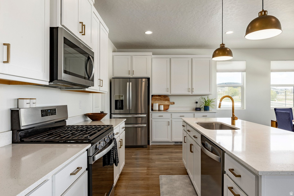 712 W BLUE MOUNTAIN DR Saratoga Springs, UT 84045