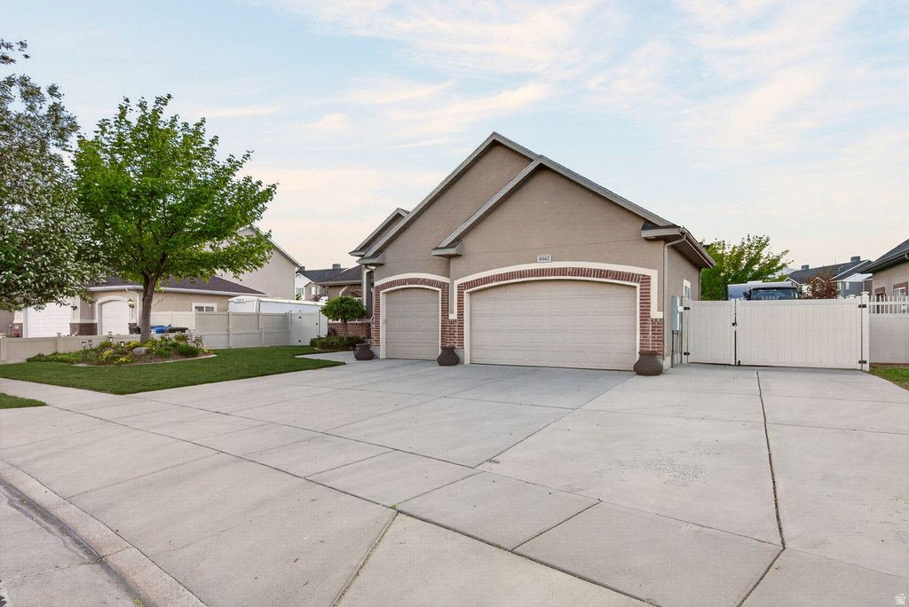 8062 S PONDS LODGE DR West Jordan, UT 84081