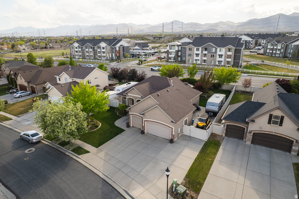 8062 S PONDS LODGE DR West Jordan, UT 84081