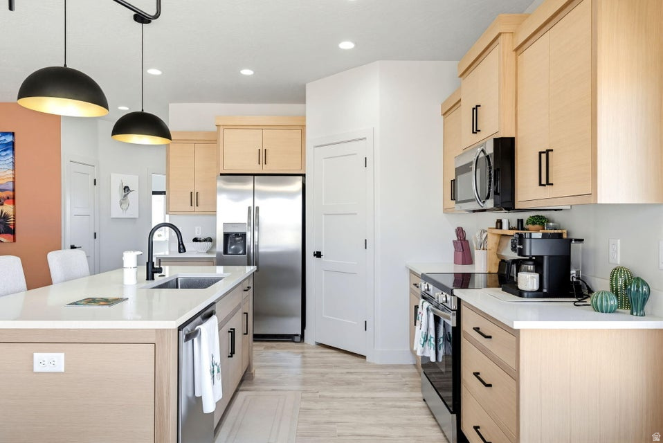 980 W ROCK VIEW DR Hurricane, UT 84737