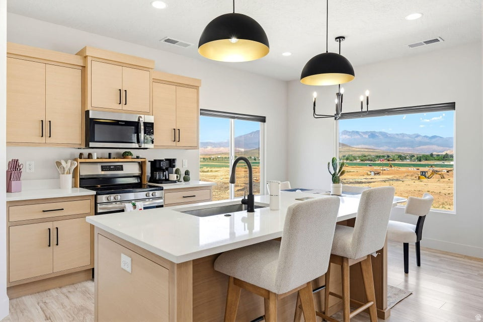 980 W ROCK VIEW DR Hurricane, UT 84737