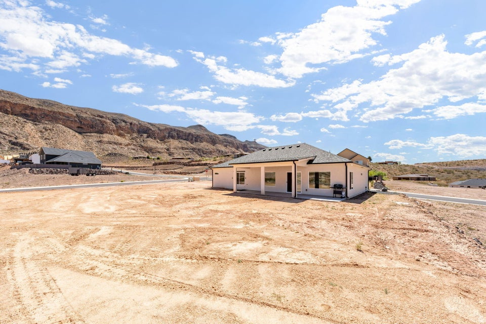 980 W ROCK VIEW DR Hurricane, UT 84737