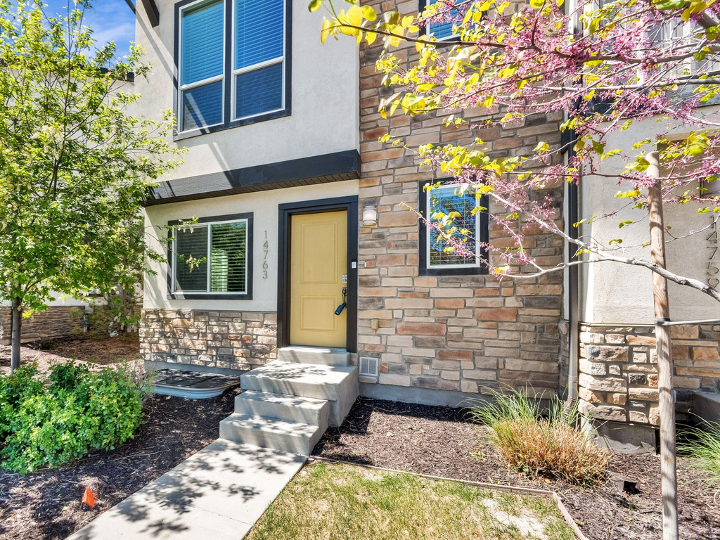 14763 S LEWSKI LN #A-1 Bluffdale, UT 84065