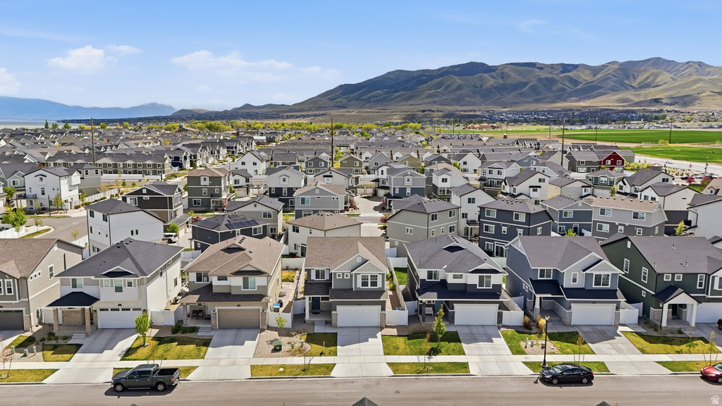 87 E MEANDERING WAY Saratoga Springs, UT 84045