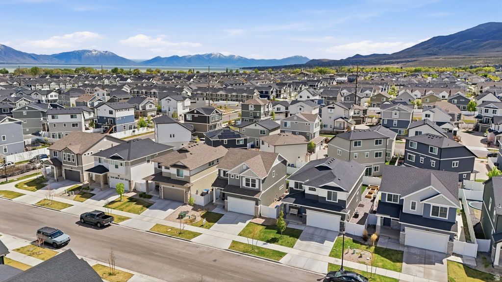 87 E MEANDERING WAY Saratoga Springs, UT 84045