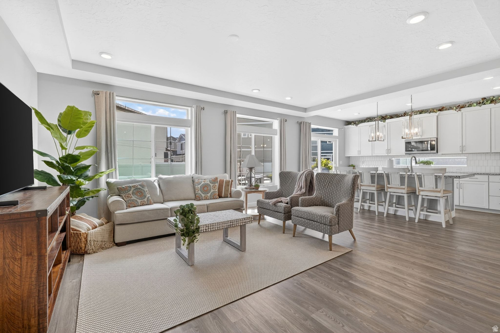 87 E MEANDERING WAY Saratoga Springs, UT 84045