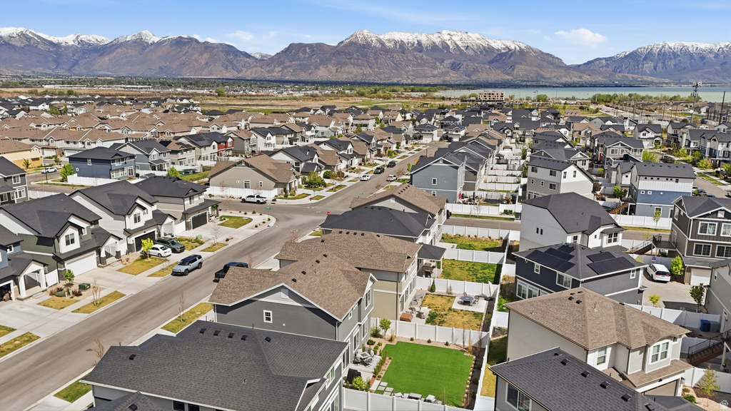 87 E MEANDERING WAY Saratoga Springs, UT 84045