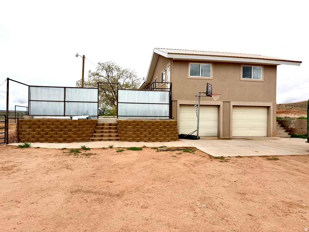 8457 E 6000 N Lapoint, UT 84039