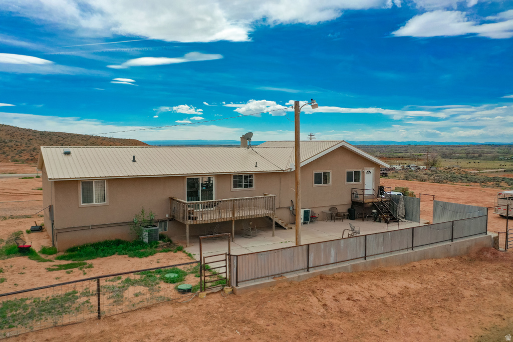 8457 E 6000 N Lapoint, UT 84039