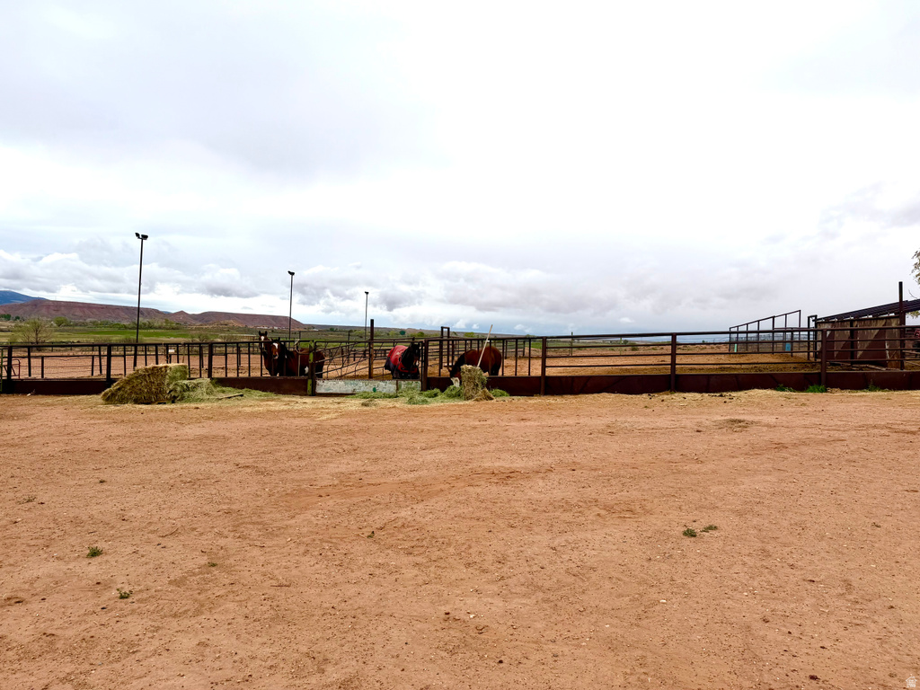 8457 E 6000 N Lapoint, UT 84039