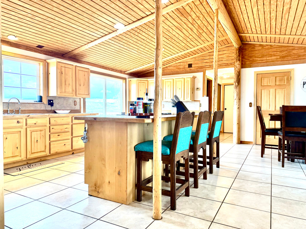 8457 E 6000 N Lapoint, UT 84039