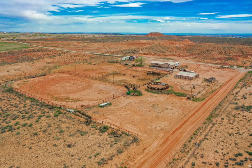 8457 E 6000 N Lapoint, UT 84039