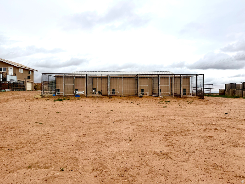 8457 E 6000 N Lapoint, UT 84039