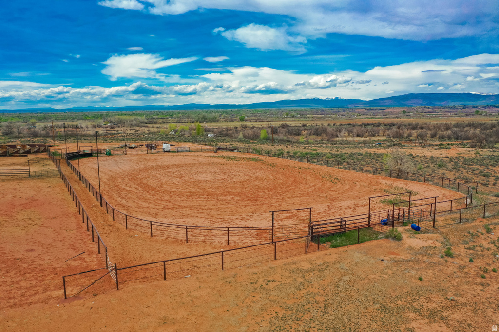 8457 E 6000 N Lapoint, UT 84039