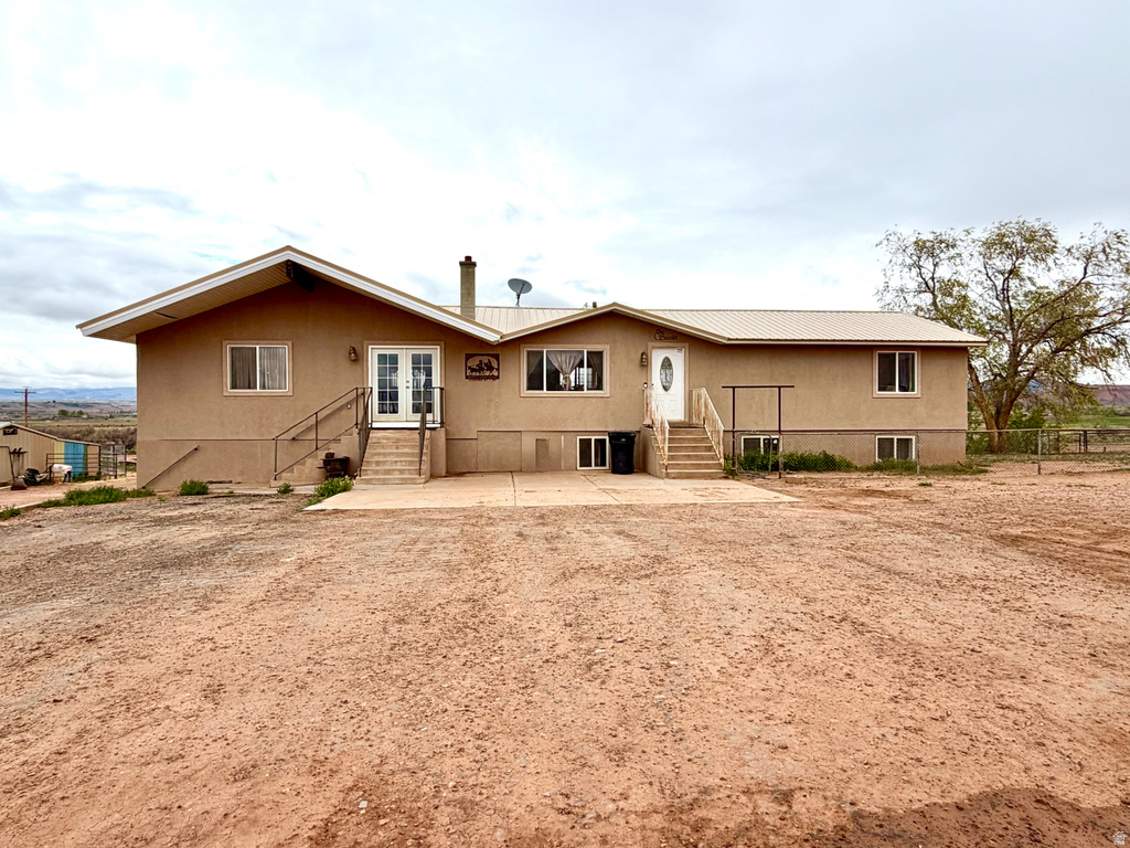 8457 E 6000 N Lapoint, UT 84039