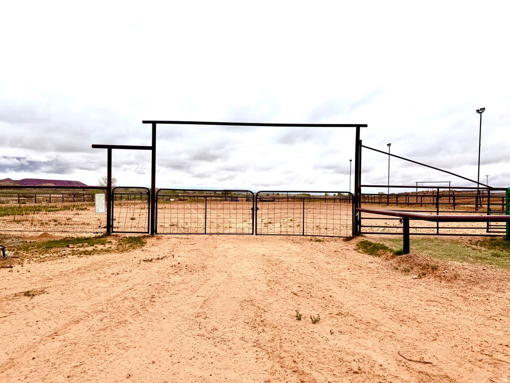 8457 E 6000 N Lapoint, UT 84039