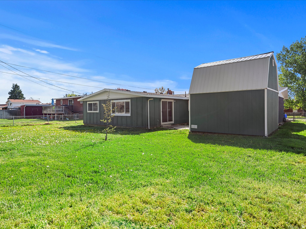 2164 N 300 W Sunset, UT 84015