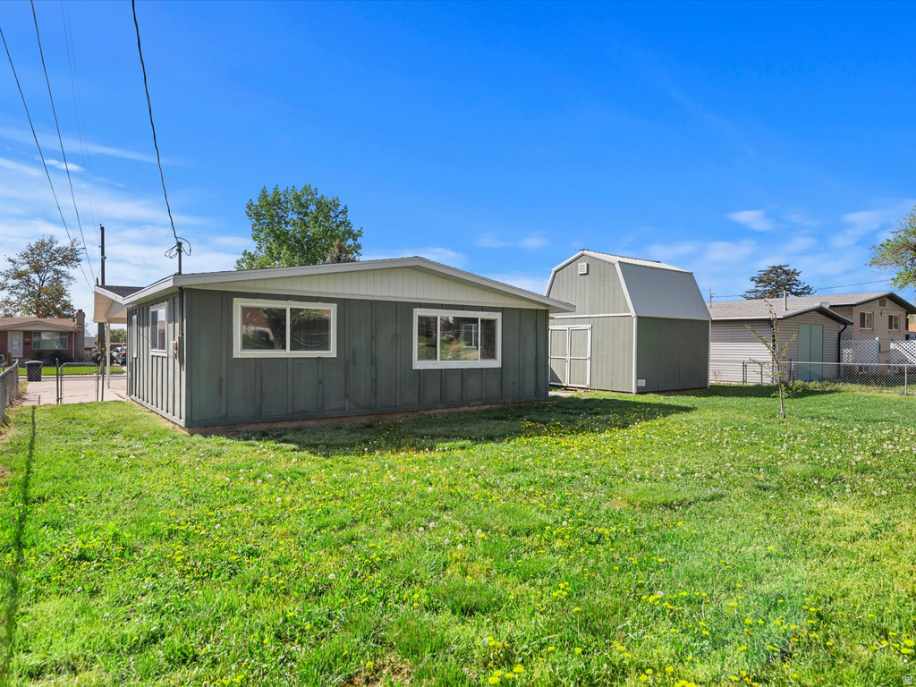2164 N 300 W Sunset, UT 84015
