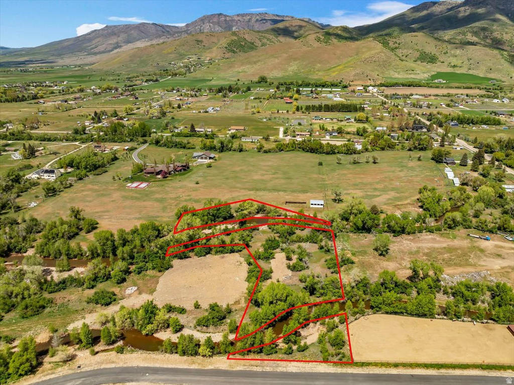 9378 E 850 S Huntsville, UT 84317