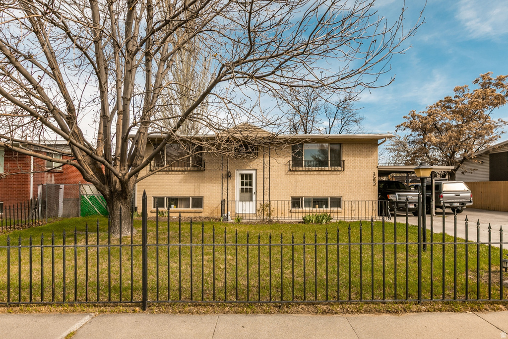 1553 E 6670 S Cottonwood Heights, UT 84121