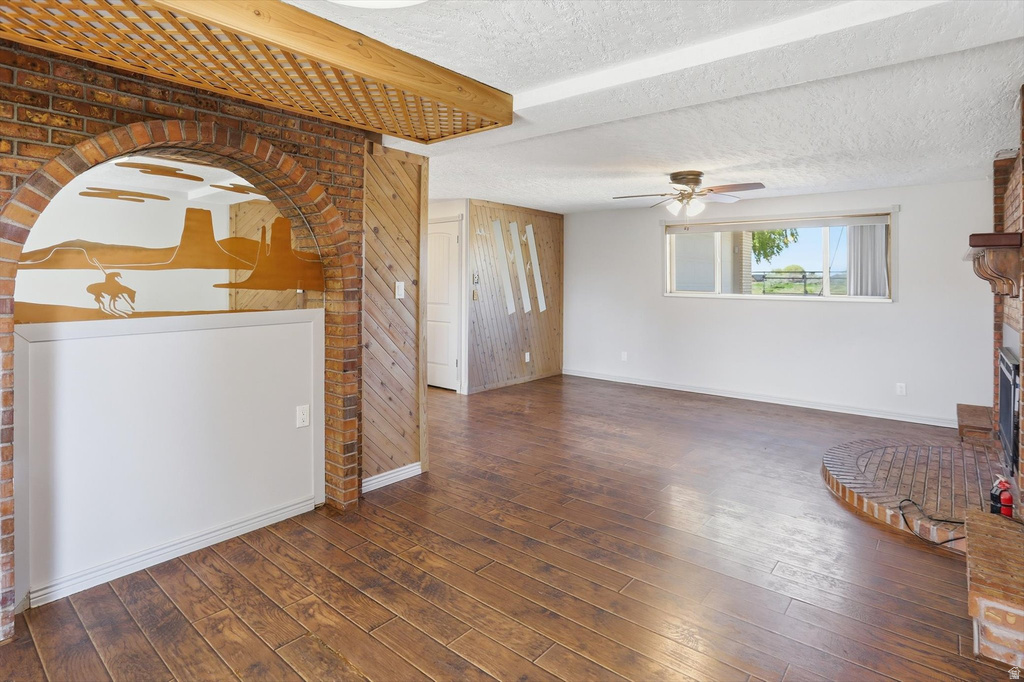 5396 S 4700 W Hooper, UT 84315