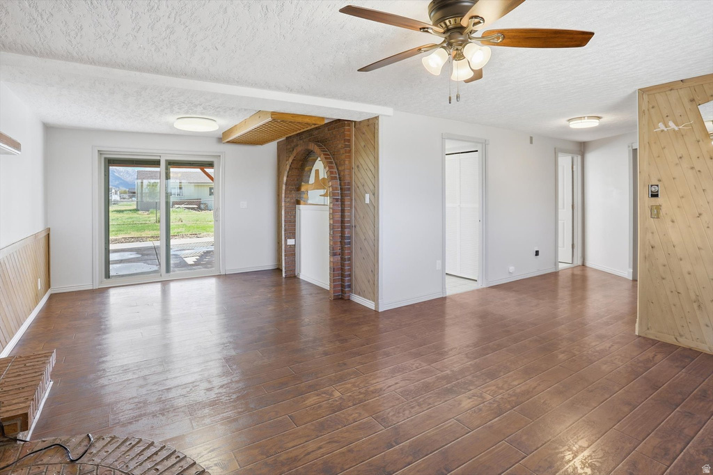 5396 S 4700 W Hooper, UT 84315