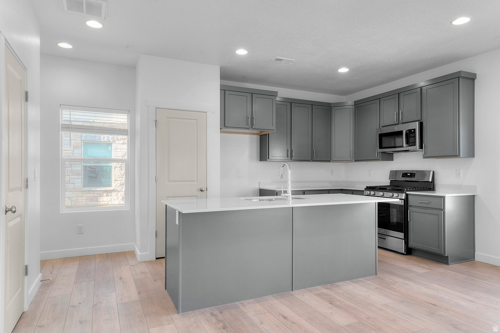 572 N BUFFALO GRASS LN Lindon, UT 84042