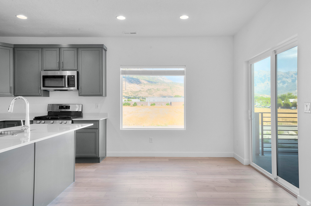 572 N BUFFALO GRASS LN Lindon, UT 84042