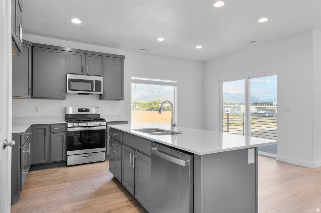 572 N BUFFALO GRASS LN Lindon, UT 84042