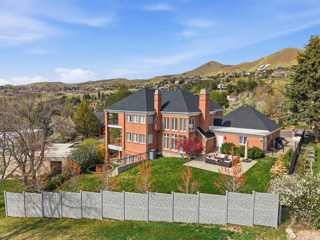 1714 E FORT DOUGLAS CIR Salt Lake City, UT 84103