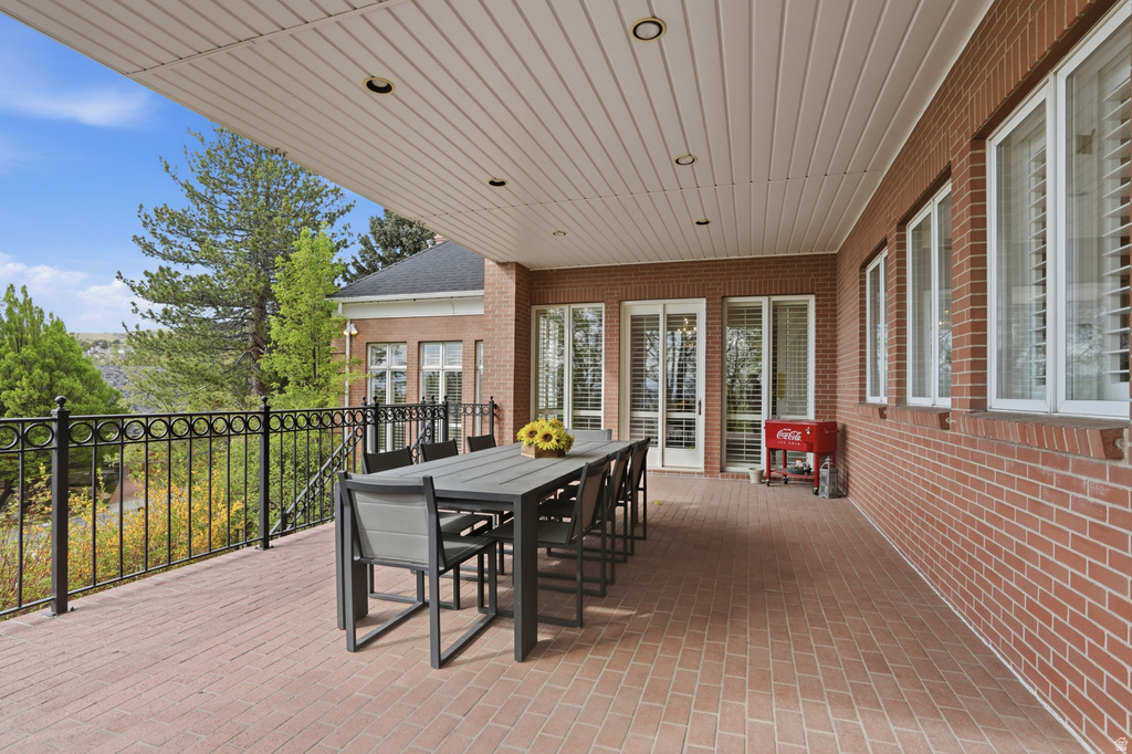1714 E FORT DOUGLAS CIR Salt Lake City, UT 84103