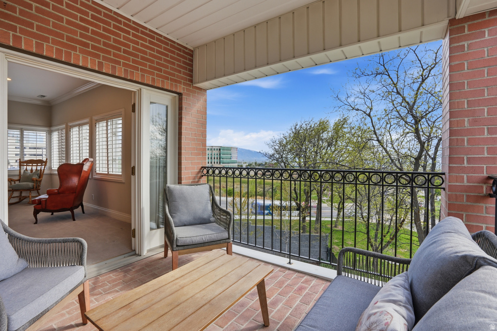 1714 E FORT DOUGLAS CIR Salt Lake City, UT 84103
