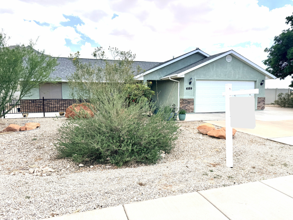 689 W 2050 S Hurricane, UT 84737