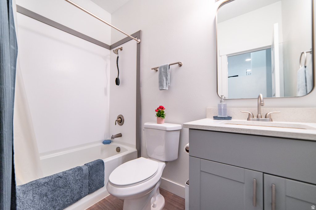 717 N BRADFORD DR North Salt Lake, UT 84054