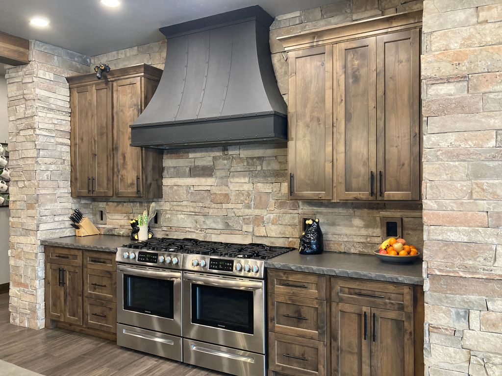 259 S MEADOW DR Springville, UT 84663