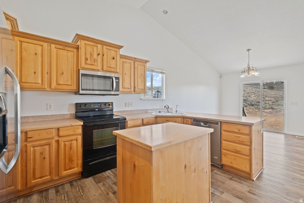 2253 LONE TREE PKWY Eagle Mountain, UT 84005
